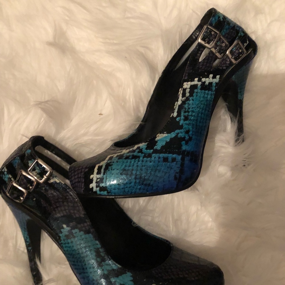 Free Nine West Clutch & Flats just buy heels